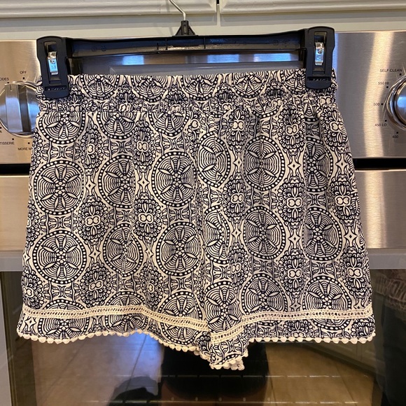 Patterned Shorts - Picture 2 of 2